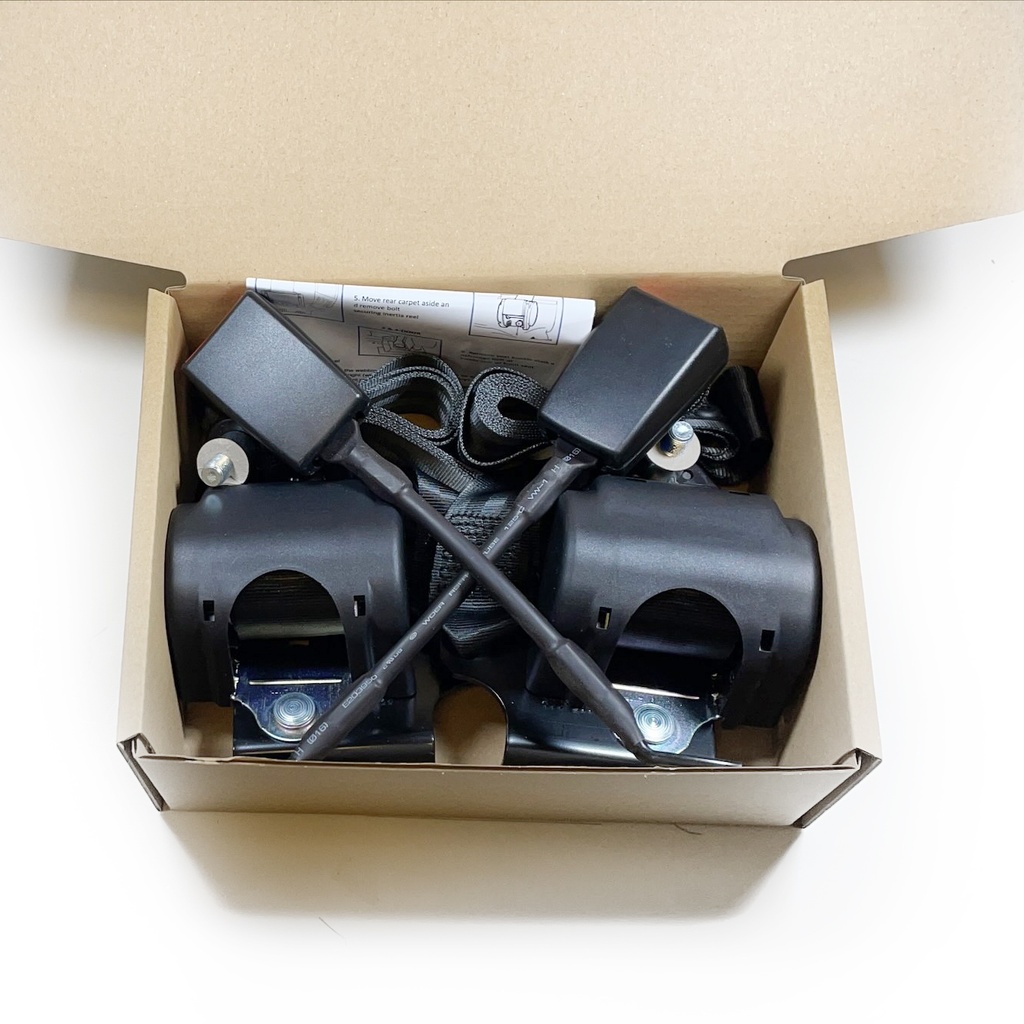[73e2-030-00KIT] Land-Rover 2 Door Seatbelt Kit - BLACK